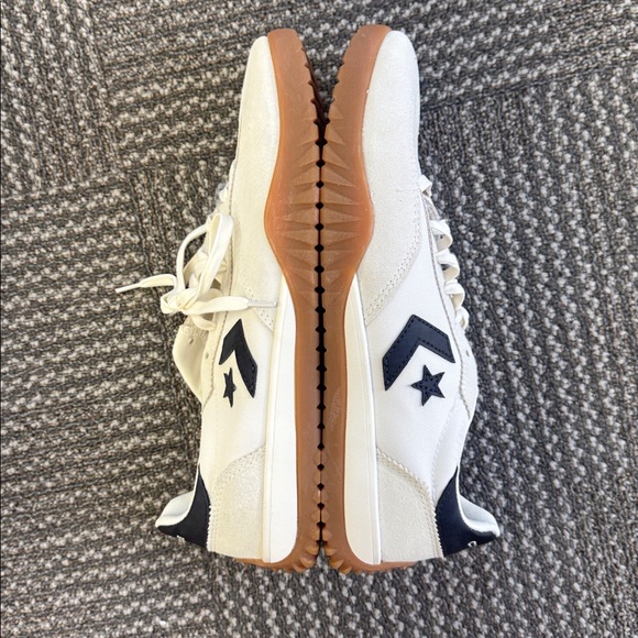 NWOB Converse Men’s Run Star White and Navy Trainer, size 9.5 - Picture 9 of 9